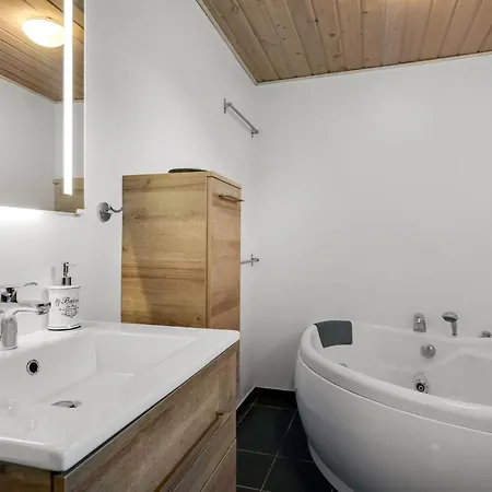 펜션 Denisa - 2-3km From The Sea By Interhome *